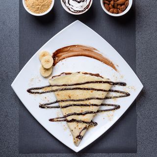 Palačinka sa eurokremom, plazmom i bananom