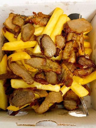 Patatine fritte con kebab