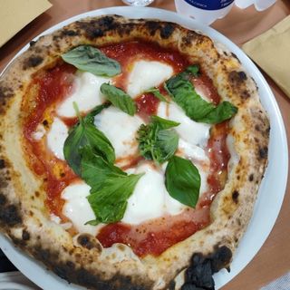 Pizza Margherita verace mezzo metro