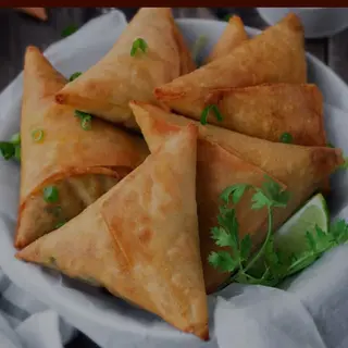 9. Ración De Samosa