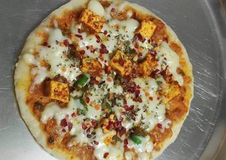 Paneer Tikka Pizza- single.....