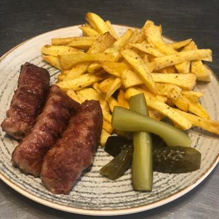 Meniul zilei - Mici cu cartofi prajiti si Ciorba a la Grec de pui