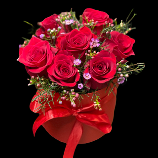 Cutie cu 7 trandafiri