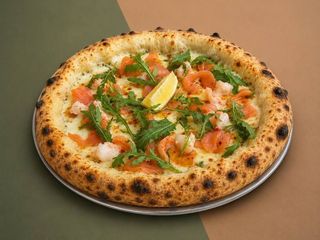Піца з лососем та креветкою (670g)