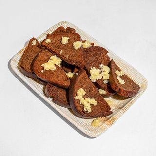 ტოსტი ნივრით