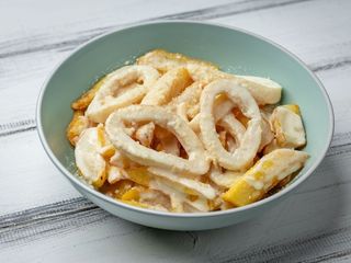 Атлантичний кальмар з картопляними діпами (300/150g)