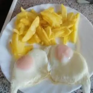 Huevos Fritos Con Patatas