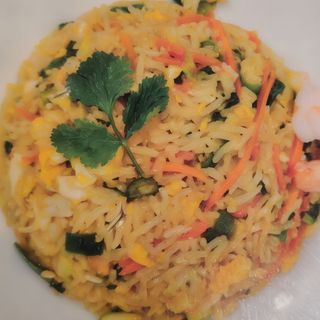 Khao pad con gamberetti