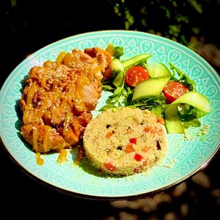 Стейк з індички та кус кус з овочами