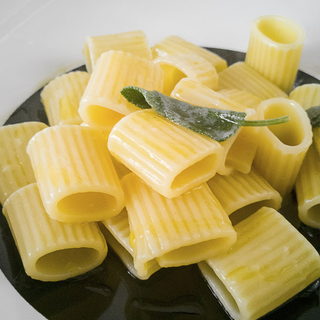 Mezza manica burro e salvia