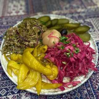 მწნილის ასორტი