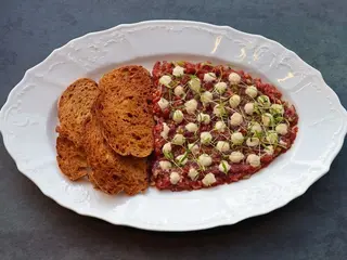 Тартар з яловичини та трюфелем (200g)