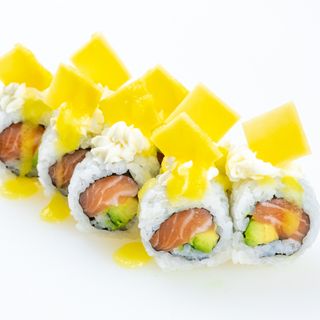 061. Uramaki mango roll