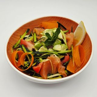 Riso nero, salmone e avocado
