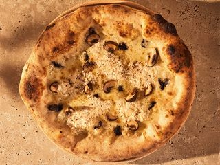 Pizza Bianca Tartufatta Toscana