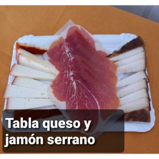 Tabla De Queso Con Jamón Serrano