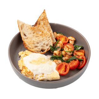 Омлет со шпинатом и креветками