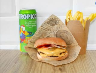 Menú Hamburguesa Triple Cheese