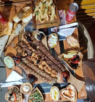 Mezza Family 11 Brochettes + 1/2 poulet