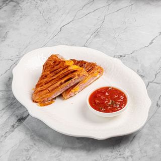 Круассан гриль чиз с мортаделлой 