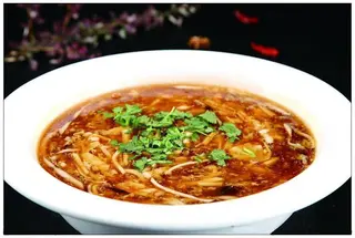 Zuppa agro-piccante 酸辣汤