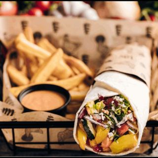 família especial 2 Durum falafel + 2 Batata frita+ Coca cola33cl