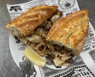 Bocadillo De Calamares