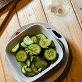 Salată de castraveți verzi