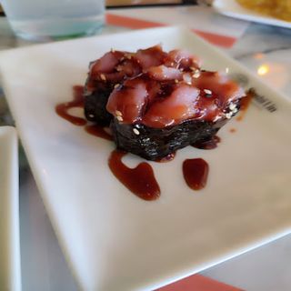 18 Gunkan De Atún (2 Pzs.)