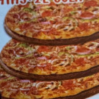 3 Pizza Mediana Con Patata Y Coca-Cola Sabor Original botella 2L.
