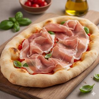 Pinsa con pomodoro, mozzarella e prosciutto crudo