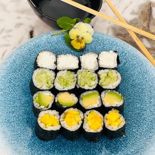 80. Sushi Hosomaki Vegetarian