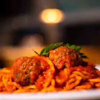 Tonnarelli con Polpette alla Romana con Sugo di Pomodoro