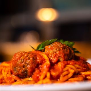 Tonnarelli con Polpette alla Romana con Sugo di Pomodoro