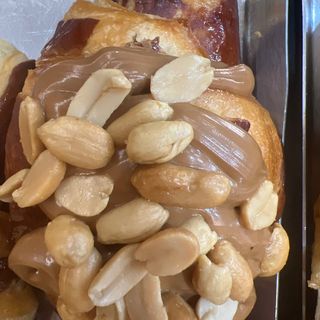 Caramello salato con topping di arachidi - bomba