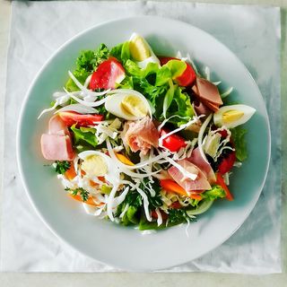 Salade Niçoise + Un Second Plat Au Choix  + Crêpe Nature Chocolat