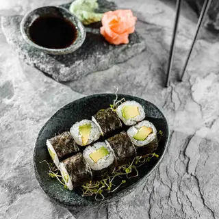 Maki Avocado