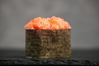 Гункан Копчений Лосось