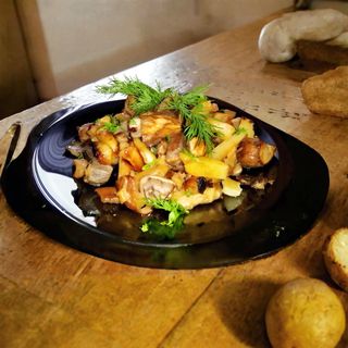 Жареная картошка с мясом (400г)