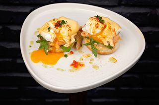 NEW YORC EGGS BENEDICT