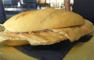 Bocadillo Caliente De Lomo  (Barra)