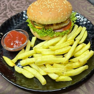 Бургер з картоплею фрі 