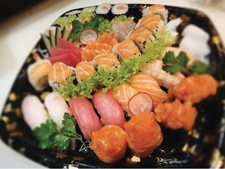 212. Sushi Box grande 23 pz