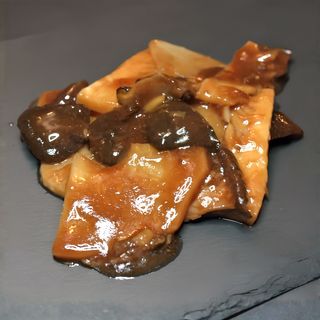 Bambú y setas salteadas