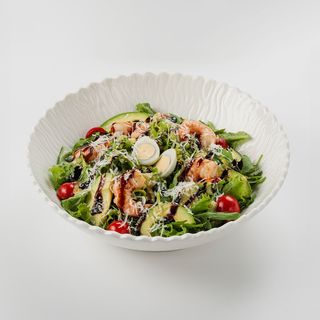 Салат с руколой и креветками