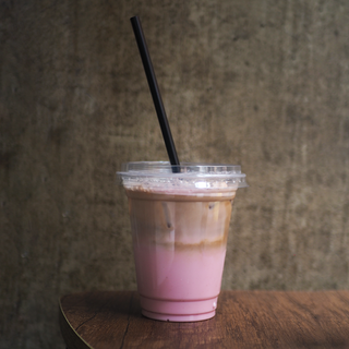 ცივი ლატე კენკრით