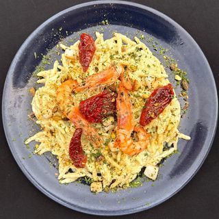 Trofie cacio pepe con gamberi e guanciale