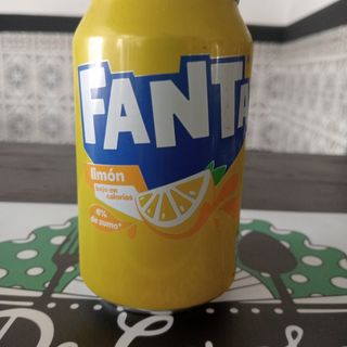Fanta Limón lata 330ml.