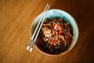 940 Vijetnamske nudle od pirinča sa morskim plodovima