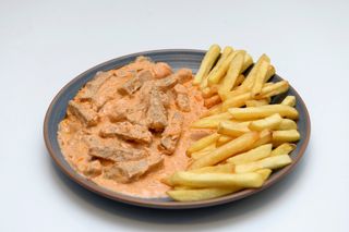 ბიფსტროგანი ღორის ხორცით